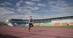 舒尔茨双响 尼斯主场击败里昂